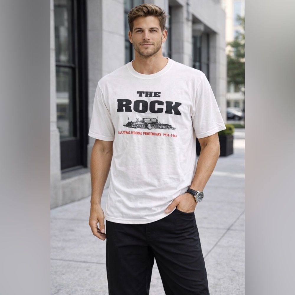 Alcatraz “The Rock” Graphic T-Shirt Men’s XL Off White Prison Vintage Style Tee